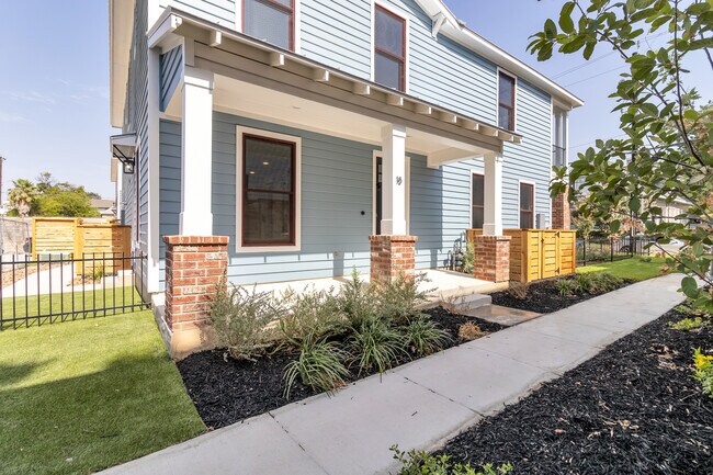 property at 311 E Evergreen St