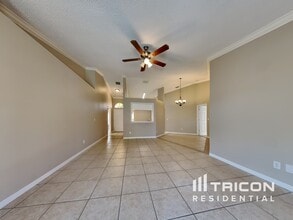4710 S Dawnmeadow Ct in Plant City, FL - Building Photo - Building Photo