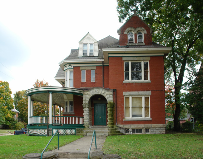 30 Bradford St in Charleston, WV - Foto de edificio - Building Photo