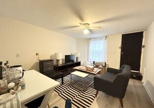 81 Windsor St in Boston, MA - Foto de edificio - Building Photo