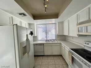 3452 Pino Cir in Las Vegas, NV - Building Photo - Building Photo