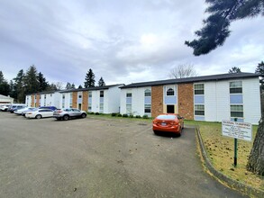 Lyndhurst Terrace in Portland, OR - Building Photo - Building Photo