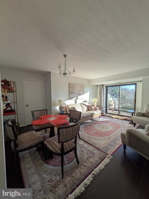 2111 Wisconsin Ave NW in Washington, DC - Foto de edificio - Building Photo