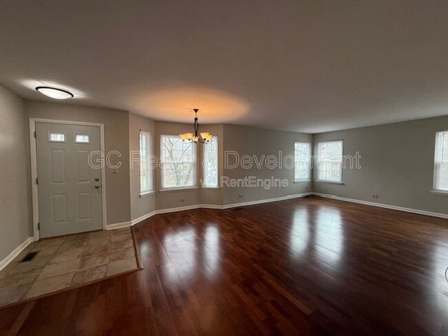 2131 Aberdeen Ct in Hanover Park, IL - Building Photo - Building Photo