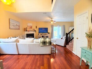 409 Belmont Cir in Yorktown, VA - Building Photo - Building Photo