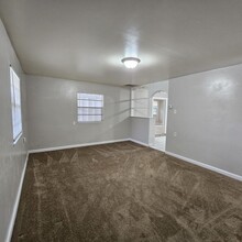 2908 Oakwood Dr in Tallahassee, FL - Building Photo - Building Photo