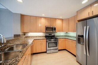 1515 N Wells St, Unit 4E in Chicago, IL - Building Photo - Building Photo