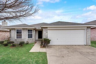 4212 Gladney Ln in Fort Worth, TX - Building Photo - Building Photo