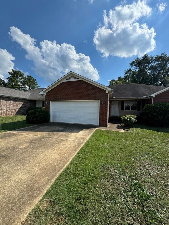 308 Parker Pl SW in Jacksonville, AL - Building Photo