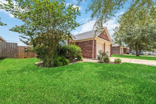 3 Garden Grove Dr in Manvel, TX - Building Photo - Building Photo