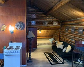 206 Minnie St in Fairbanks, AK - Building Photo - Building Photo