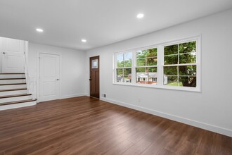 10021 Brunett Ave in Silver Spring, MD - Building Photo - Building Photo