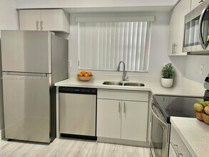 1971 NW 96th Terrace in Pembroke Pines, FL - Building Photo - Building Photo