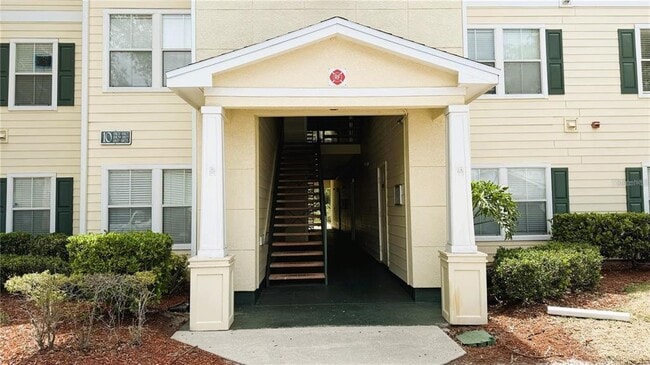 18115 Sterling Gate Cir in Tampa, FL - Building Photo - Building Photo