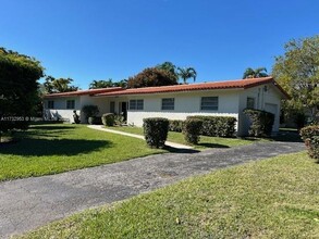 2500 SW 58th Ave in Miami, FL - Foto de edificio - Building Photo