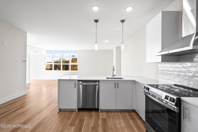 185 Morris Ave in Long Branch, NJ - Building Photo - Building Photo