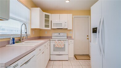 1313 SE 40th St in Cape Coral, FL - Building Photo - Building Photo