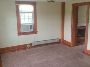 421 N East St in Amherst, MA - Building Photo - Building Photo