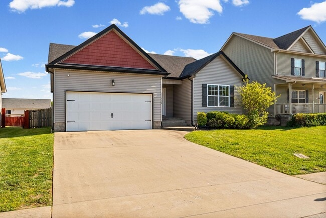 512 Falkland Cir in Clarksville, TN - Building Photo - Building Photo