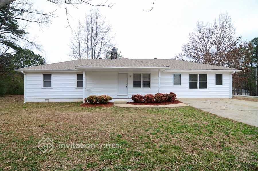 4732 Woods Valley Dr in Douglasville, GA - Building Photo
