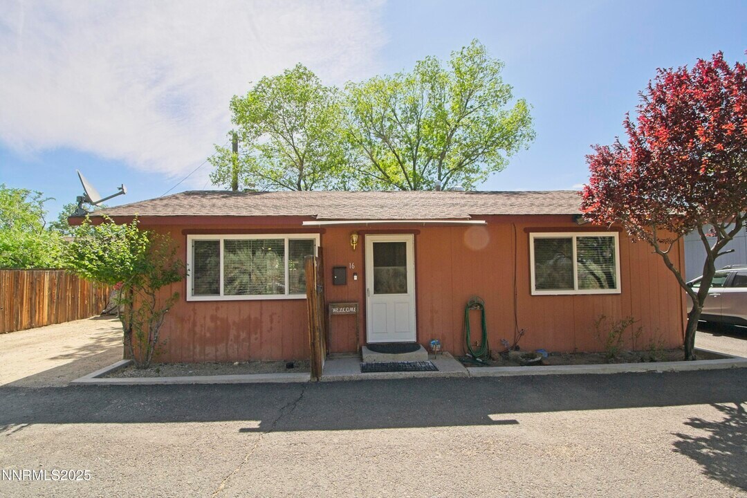 1600 E Long St in Carson City, NV - Building Photo