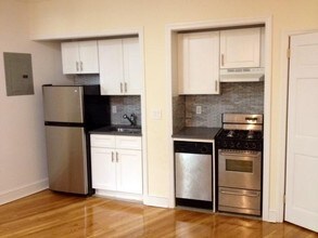 70 Barrow St-Unit -1-R in New York, NY - Building Photo - Building Photo