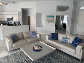 2222 SW 52nd Ln in Cape Coral, FL - Foto de edificio - Building Photo