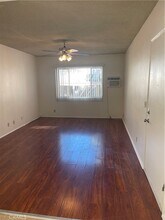 15 E Los Higos St, Unit E in Alhambra, CA - Building Photo - Building Photo