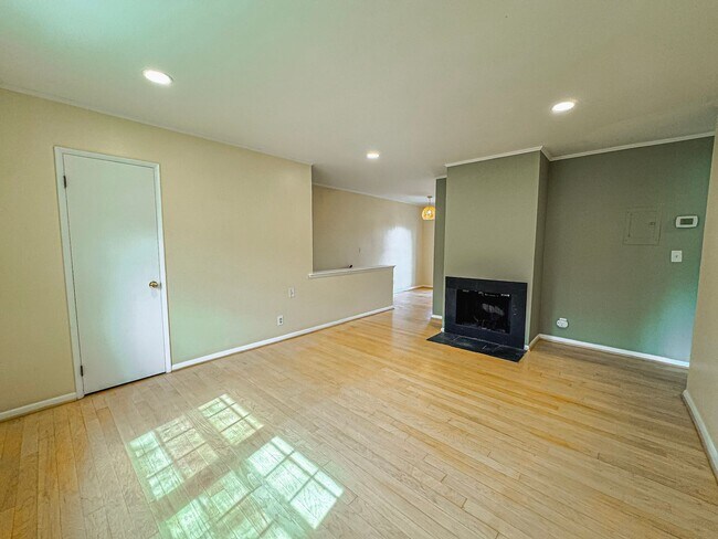 2831-D S Wakefield St in Arlington, VA - Building Photo - Building Photo