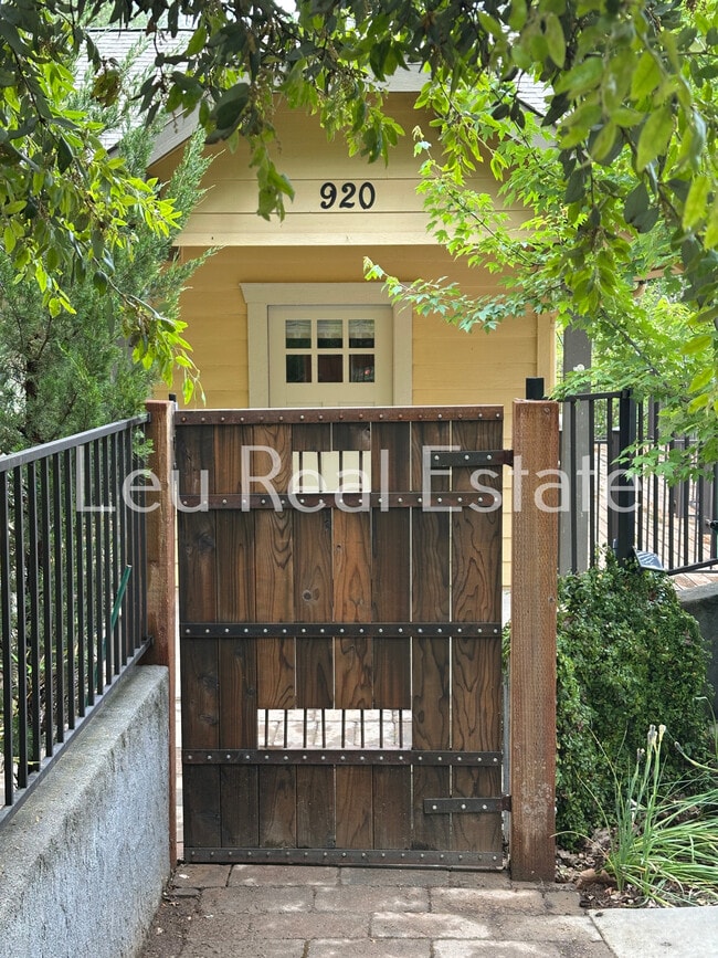 920 Hillcrest St in Placerville, CA - Building Photo - Building Photo