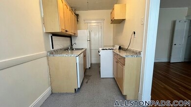 33 Walbridge St in Brookline, MA - Building Photo - Building Photo