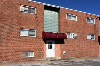 Laurene Gardens Condominium in Philadelphia, PA - Building Photo - Building Photo