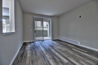 Warburton Village Apartment in Santa Clara, CA - Building Photo - Building Photo