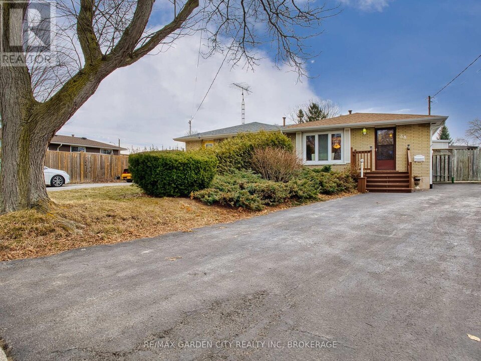38 Cypress St in St Catharines, ON - Building Photo
