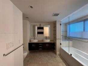 4145 Pamona Ave in Miami, FL - Foto de edificio - Building Photo