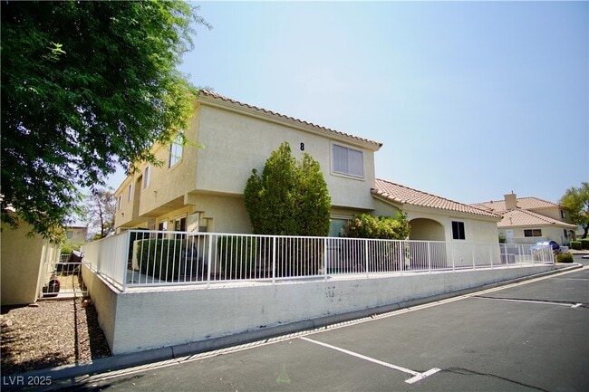 property at 733 Anne Ln
