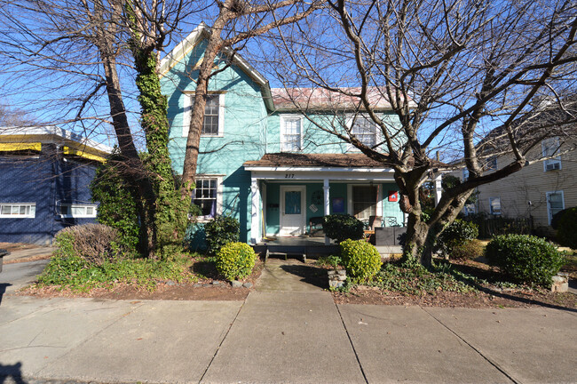 209 N Spring St in Winston-Salem, NC - Building Photo - Building Photo