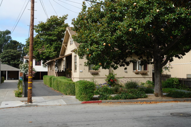 21 Lorton Ave in San Mateo, CA - Building Photo - Building Photo