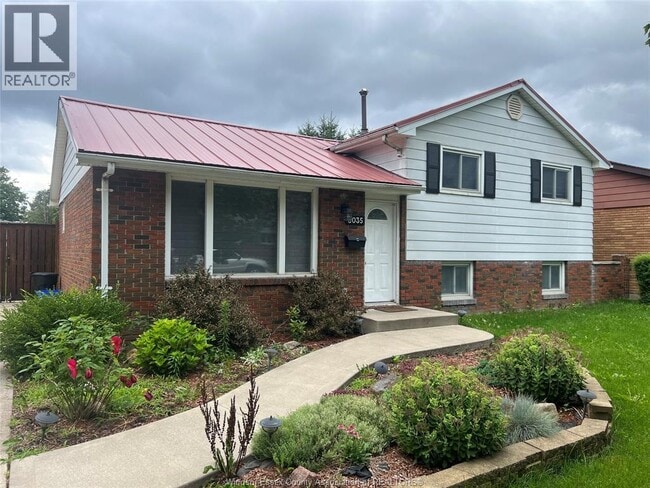 property at 3035 Peace Ct