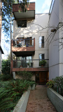 Hillman Court in Vancouver, BC - Building Photo - Building Photo