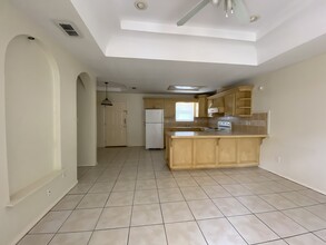 3022 Carson St, Unit B in Edinburg, TX - Foto de edificio - Building Photo