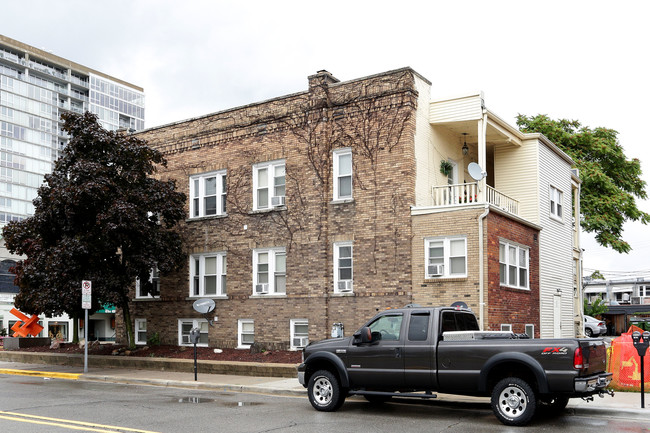 The Oak in Royal Oak, MI - Building Photo - Building Photo