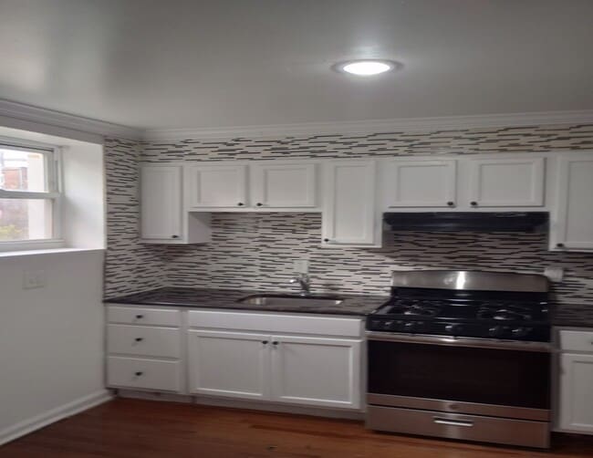 752 N 40th St in Philadelphia, PA - Foto de edificio - Building Photo