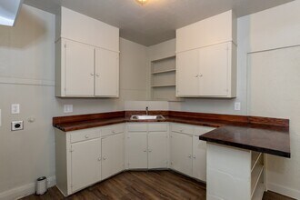 1435 Magnolia St in Beaumont, TX - Building Photo - Building Photo