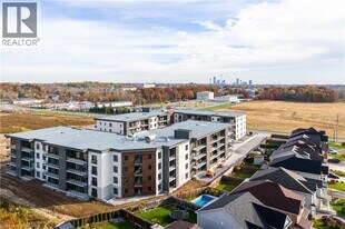 7549 Kalar Rd in Niagara Falls, ON - Building Photo