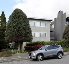 1135 W 13th Ave in Vancouver, BC - Building Photo