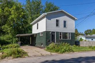 13 Gilbert St in Rhinelander, WI - Building Photo - Building Photo