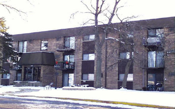 York Place Apartments in Bensenville, IL - Building Photo - Building Photo