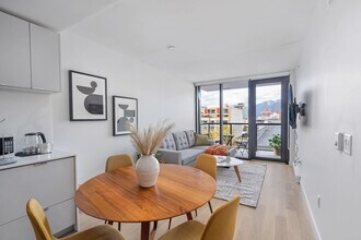 239 Keefer St in Vancouver, BC - Building Photo - Building Photo