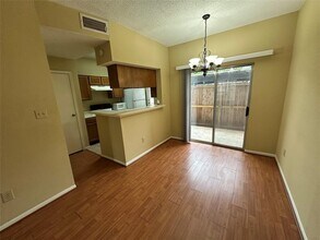 7575 Cambridge St in Houston, TX - Building Photo - Building Photo